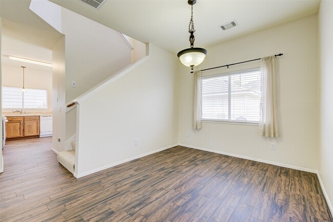Building Photo - 3930 Mossy Pl Ln