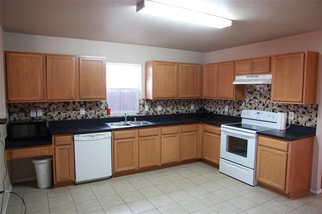 Building Photo - 12832 Cedar Hollow Dr