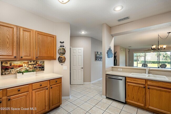 Building Photo - 400 Trotter Ln