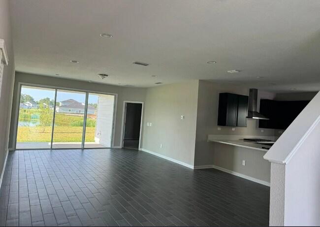 Building Photo - 657 Silver Landing Dr
