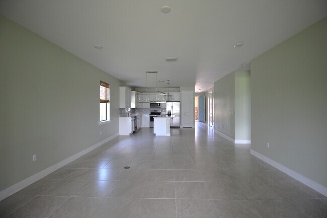 Building Photo - 2071 Parson St