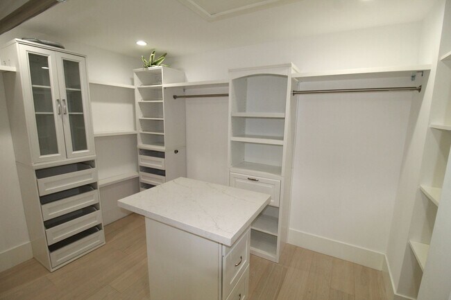 Building Photo - Oxnard Shores: Huge Rooftop Deck w/Ocean Views!