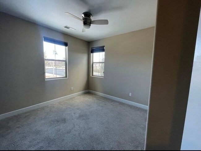Building Photo - 4819 Tree Swallow Ln