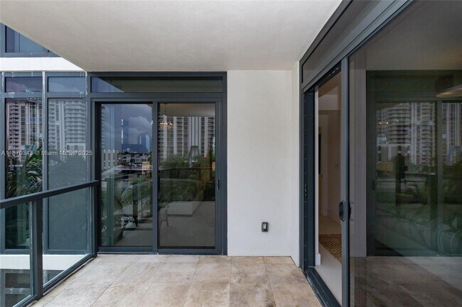 Building Photo - 2101 S Surf Rd