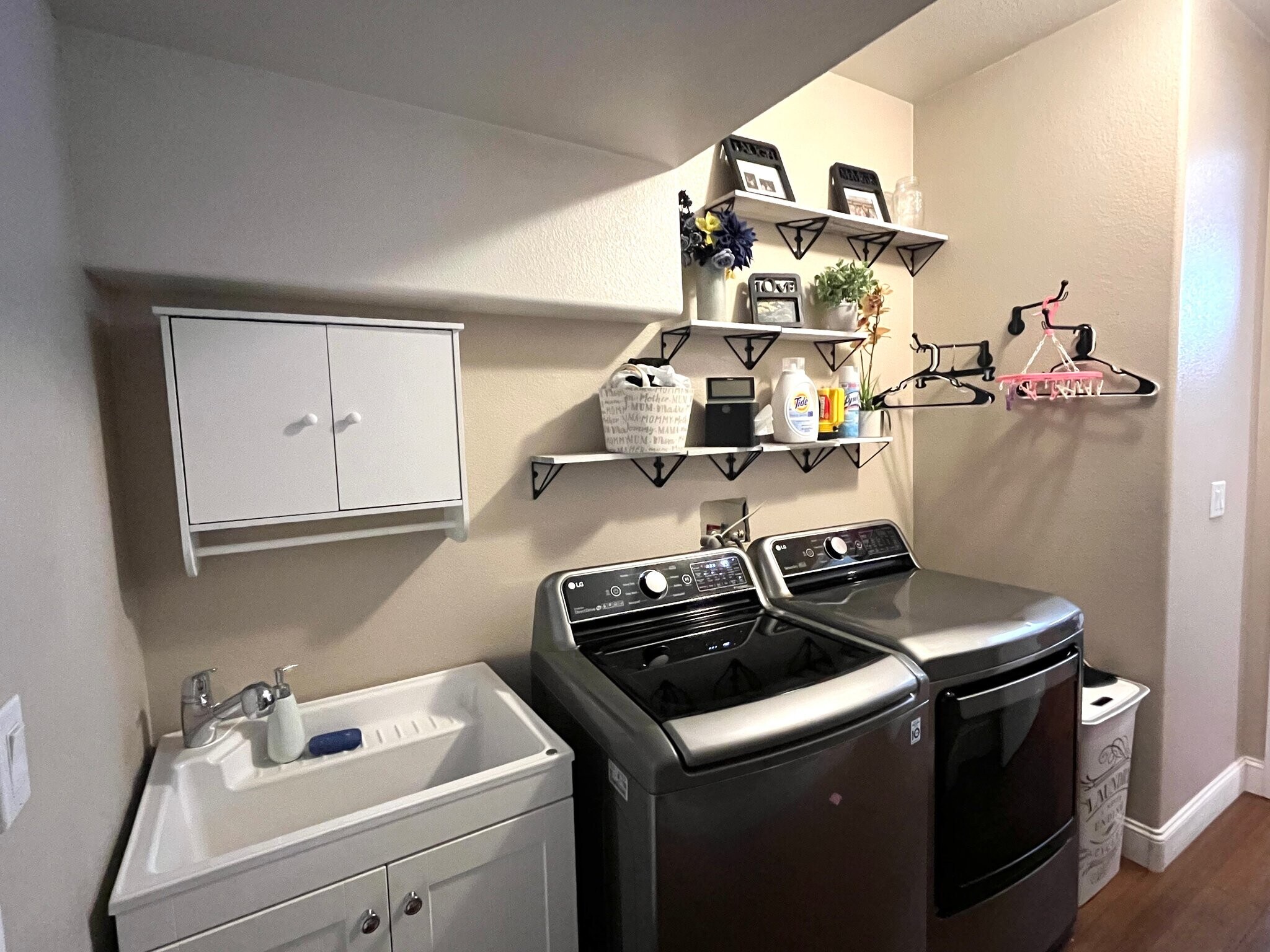 Building Photo - 7729 Villa Gabriela Ave