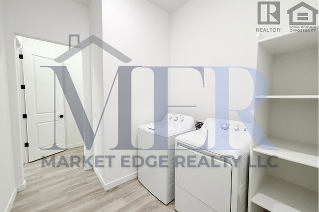 Building Photo - 3Bed/2Bath Home in Rio Verde! $2495 MOVE-IN SPECIAL! Move-In Ready on 02/05/2026! NO HOA!