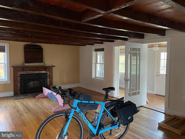 Building Photo - 6270 Davis Rd