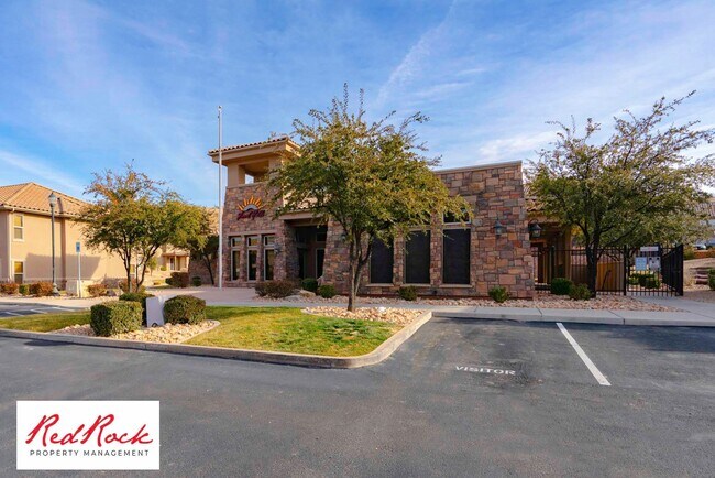 Building Photo - Beautiful 3 bedroom, 2.5 bathroom Townhome...