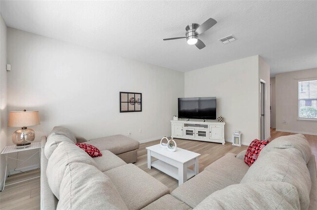 Building Photo - 4966 Avalon Park Blvd