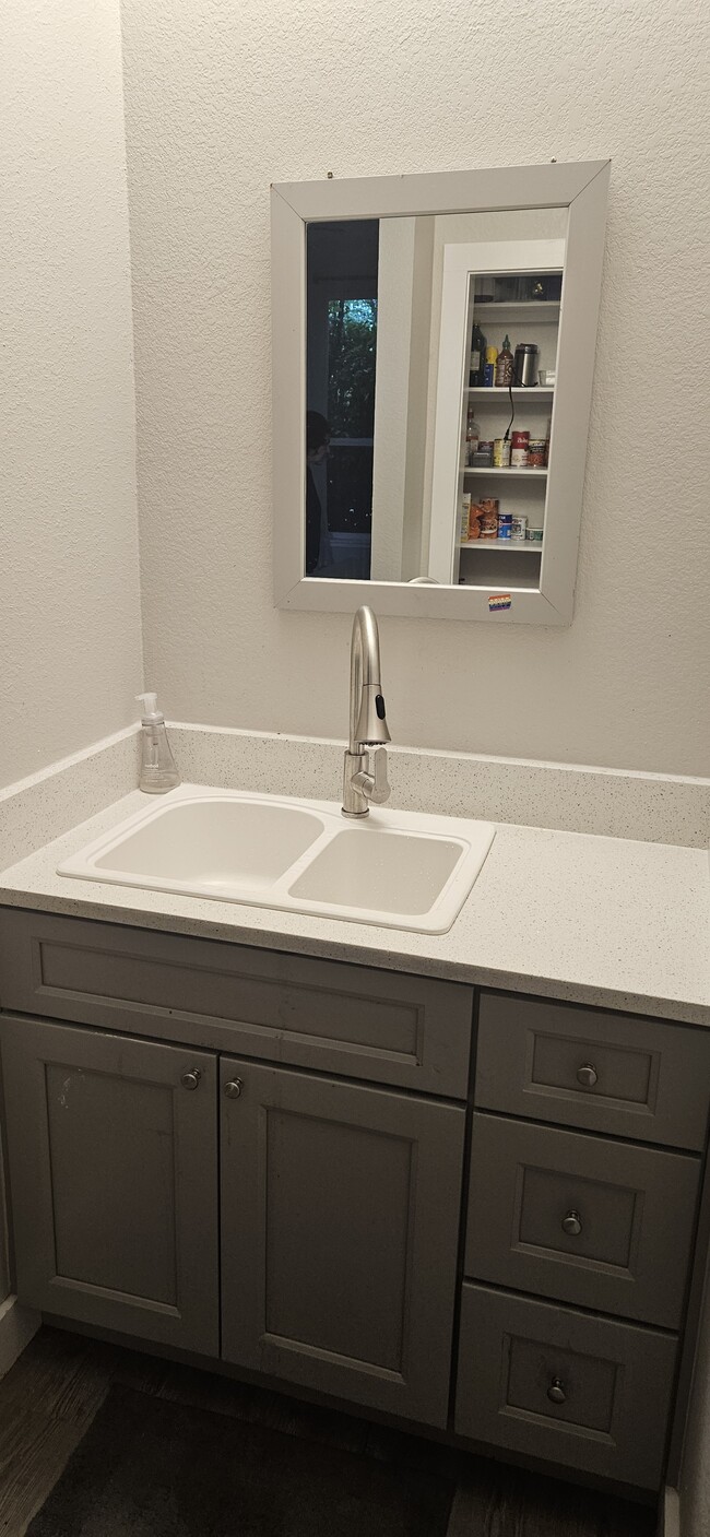 Building Photo - 3014 E 16th St