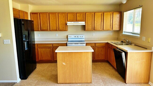 Building Photo - Welcome to The Mesa. 4 Bed. 3 Bath. Main Floor Bed. + Loft. 2 Car Attached Garage. Corner Lot. Ac...