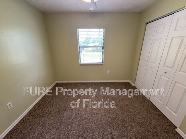 Building Photo - 9 Banyan Course Run