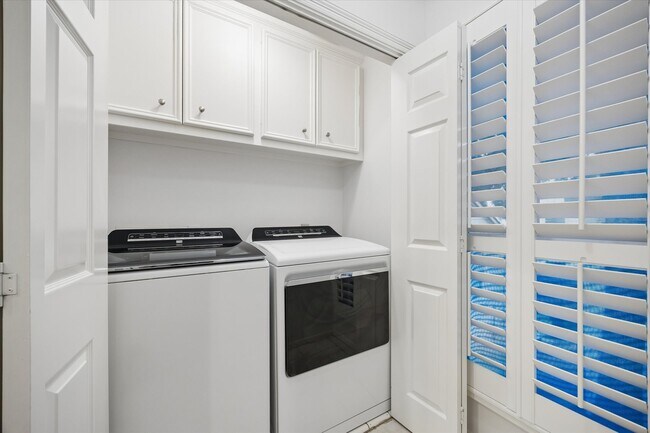 Building Photo - 2703 Westgate Dr