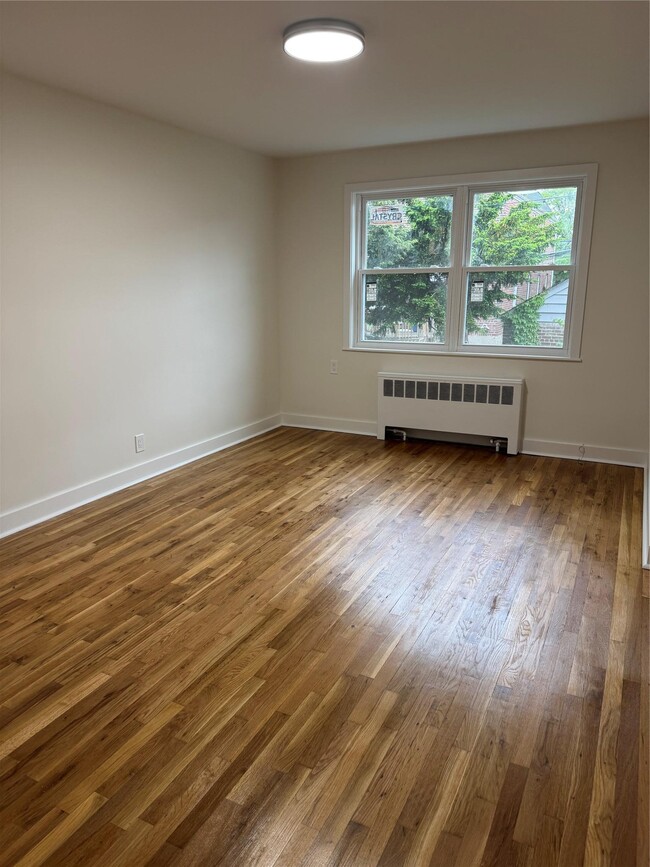 Building Photo - 61-21 185th St