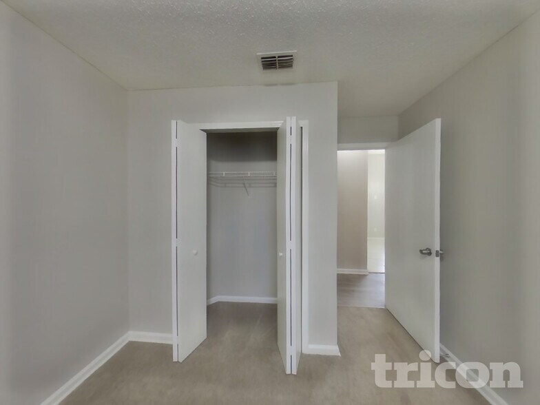 Building Photo - 341 Silent Brook Trail