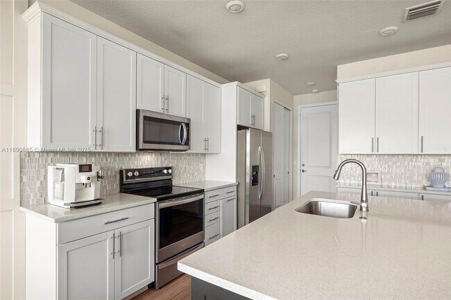 Building Photo - 2193 Appleton Cir S