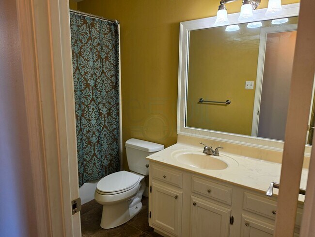 Building Photo - Great 3BR 2BA Find in Pleasant Tree Neighborhood!