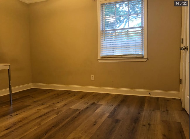 Building Photo - 3079 Colonial Way