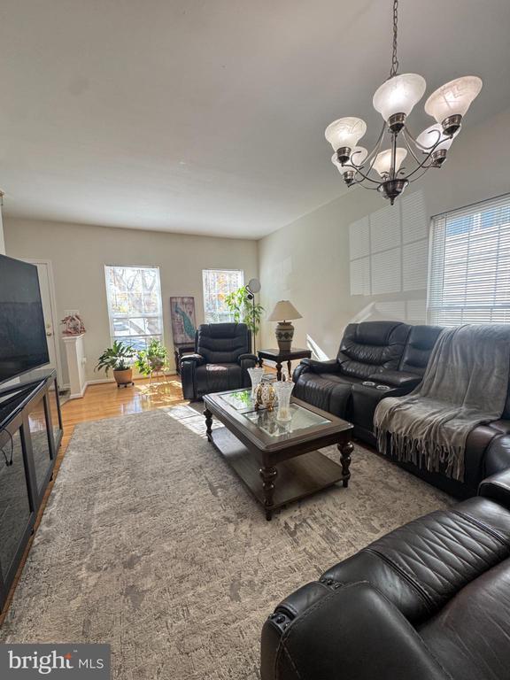 Building Photo - 9241 Greenshire Dr