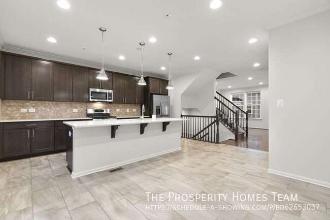 Building Photo - 7207 Barry Ln