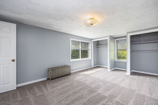 Building Photo - 757 Holt Rd