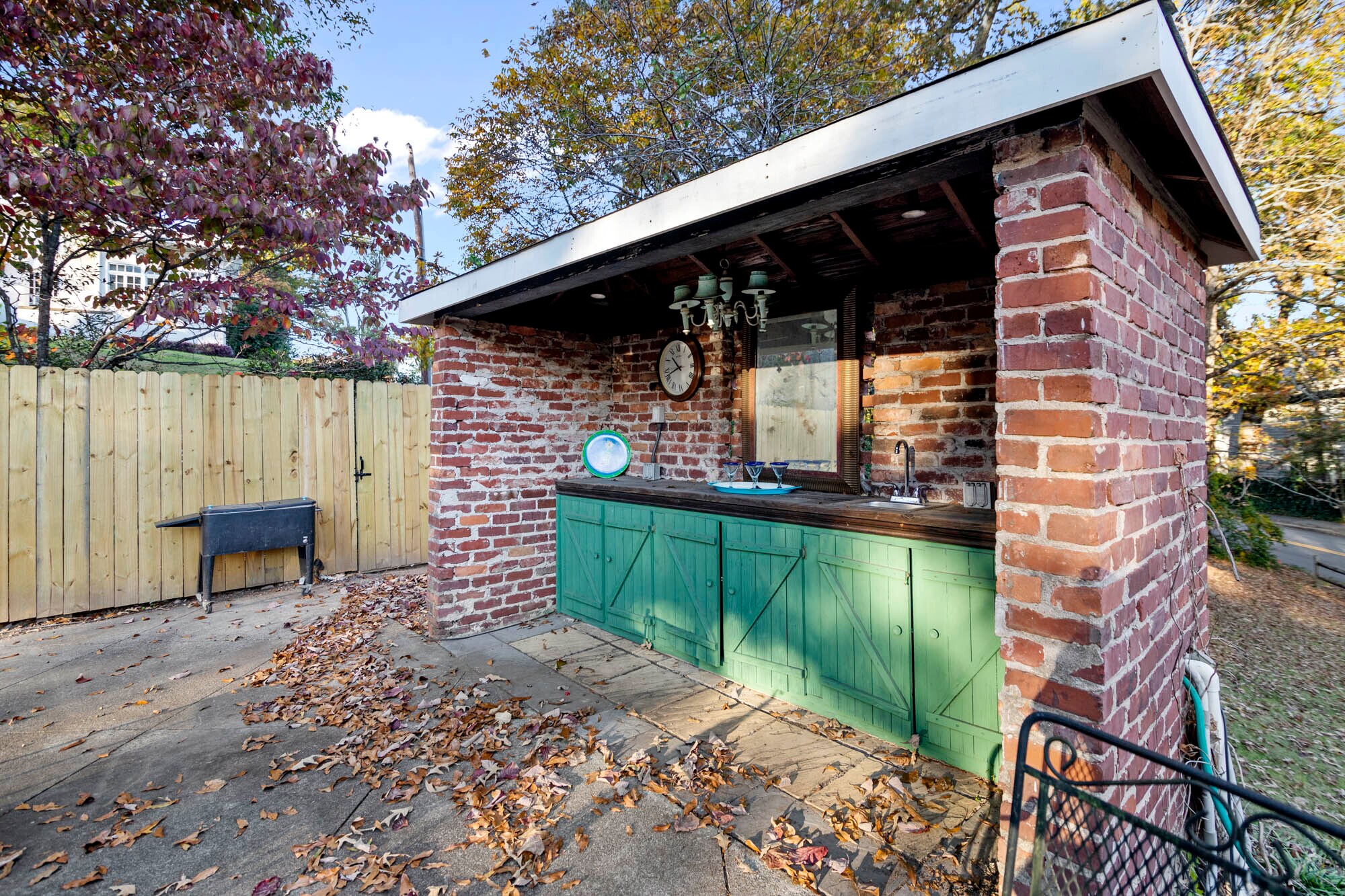 Building Photo - 4 Ansley Dr NE