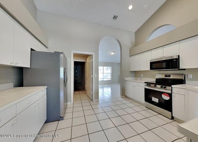 Building Photo - 1502 Overland Dr