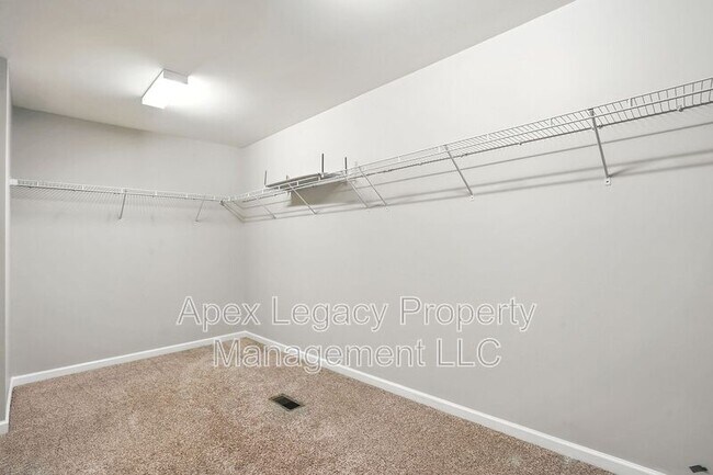 Building Photo - 1009 Artis Town Ln