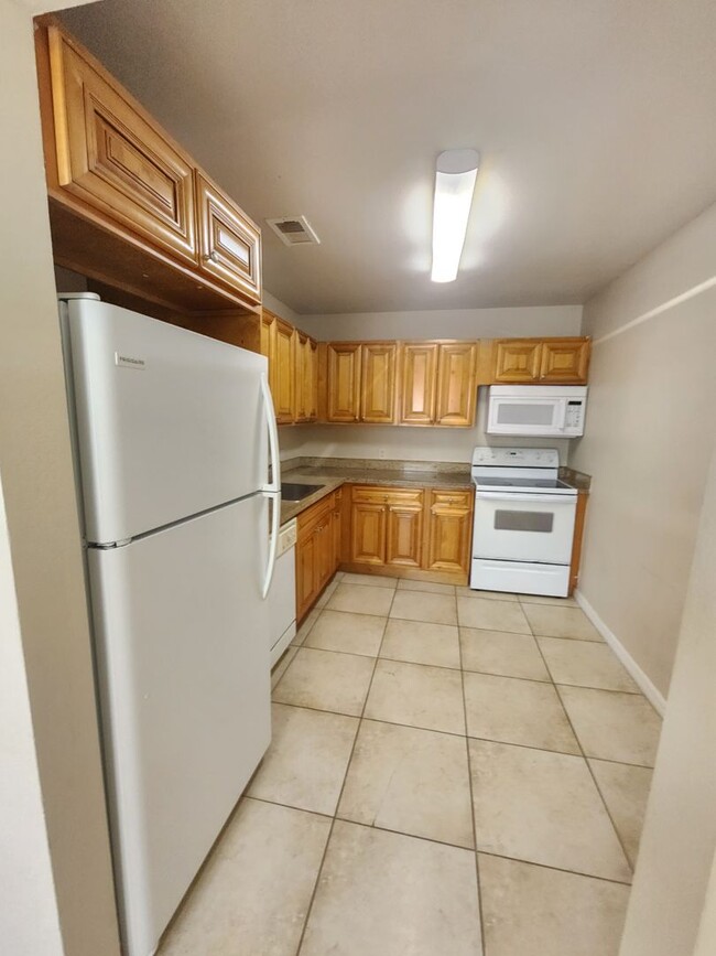 Building Photo - Available Now : 2 Bedroom 2 Bath Condo