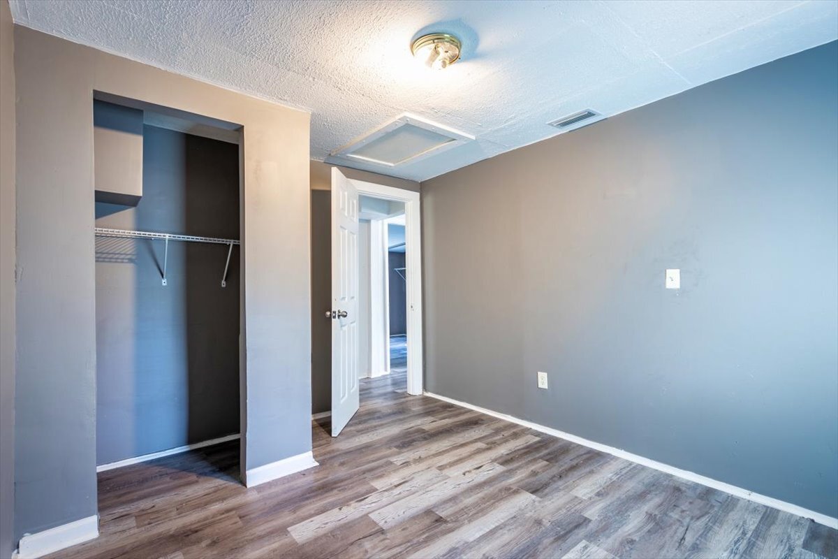 Building Photo - 531 New Berlin Rd