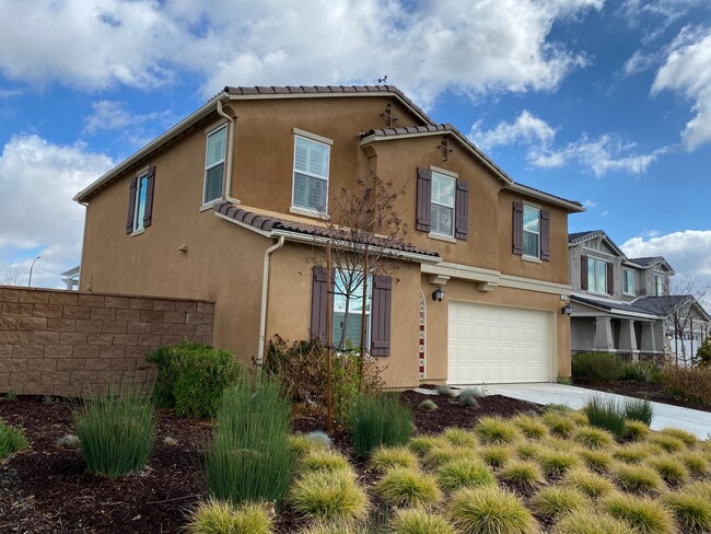 Building Photo - Beautiful Home in Perris