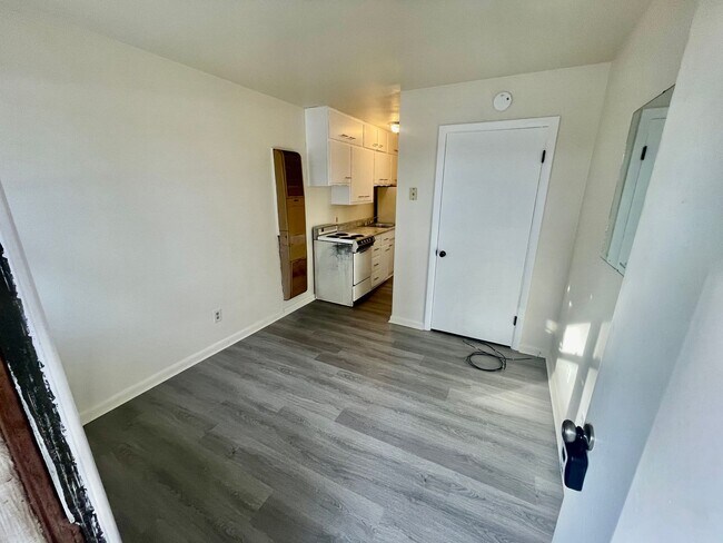 Building Photo - 1003 Basilone Dr