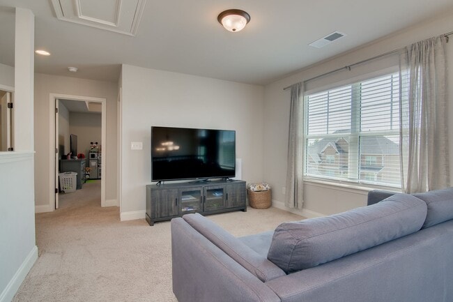 Building Photo - 147 Nesbit Dr