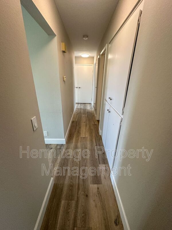 Building Photo - 23 Rockwood
