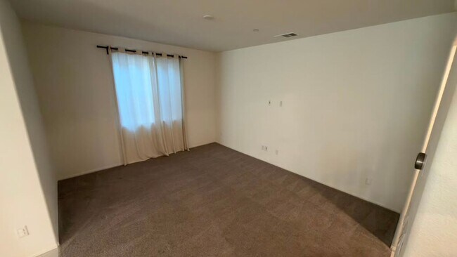 Building Photo - 10610 Sariah Skye Ave