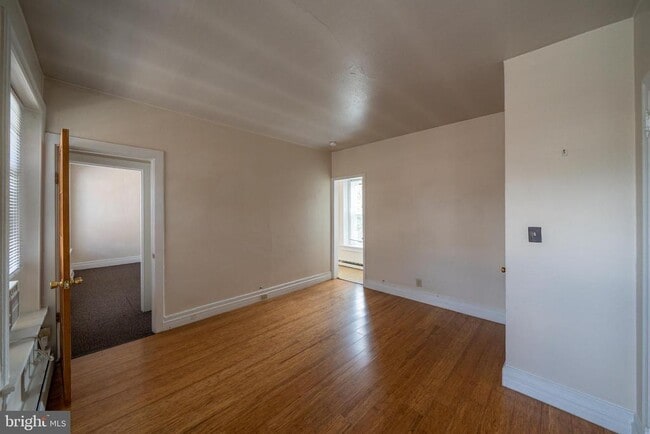 Building Photo - 301 S Broad St