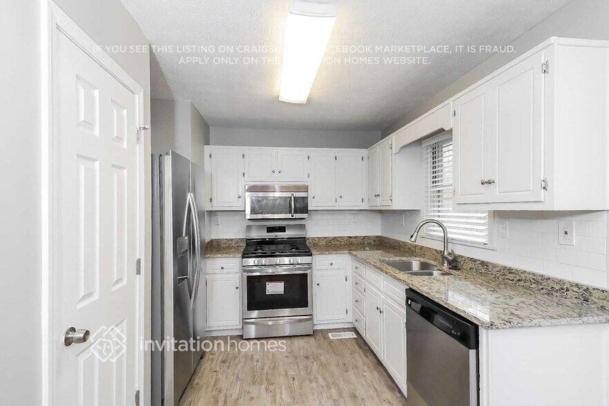 Building Photo - 4414 Lamar Dr