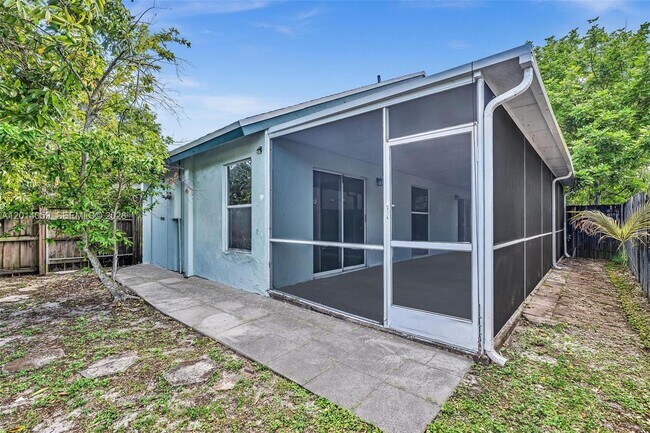 Building Photo - 1308 E Glen Oak Rd