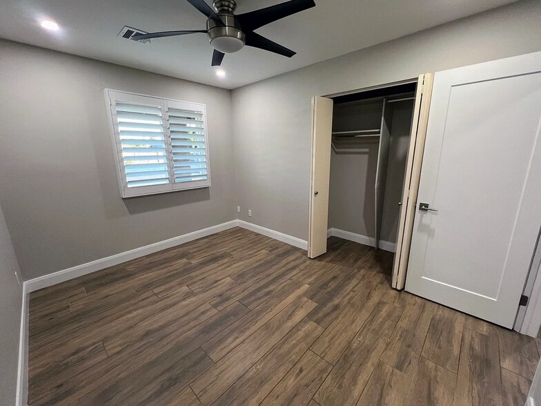 Building Photo - 2508 E Loyola Dr