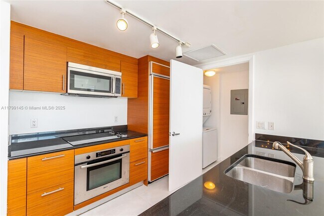 Building Photo - 50 Biscayne Blvd