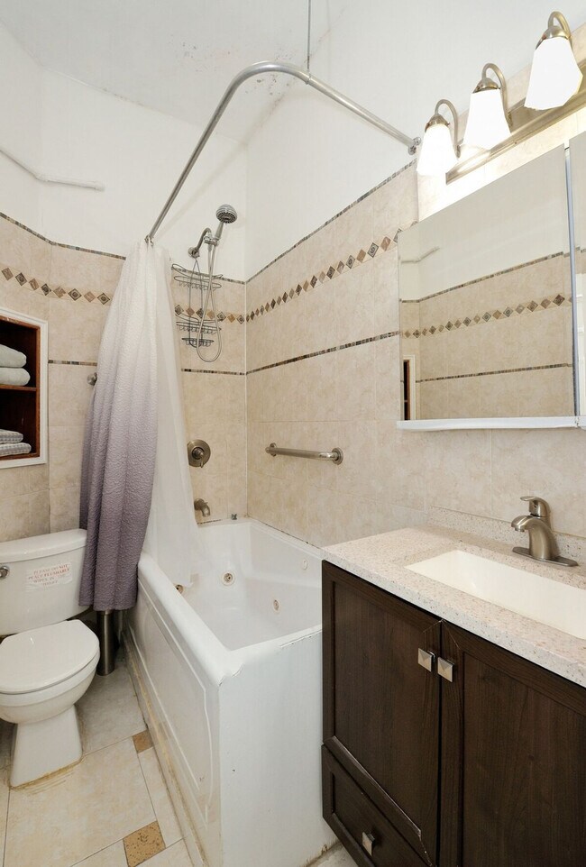 Building Photo - 200 Central Prk W