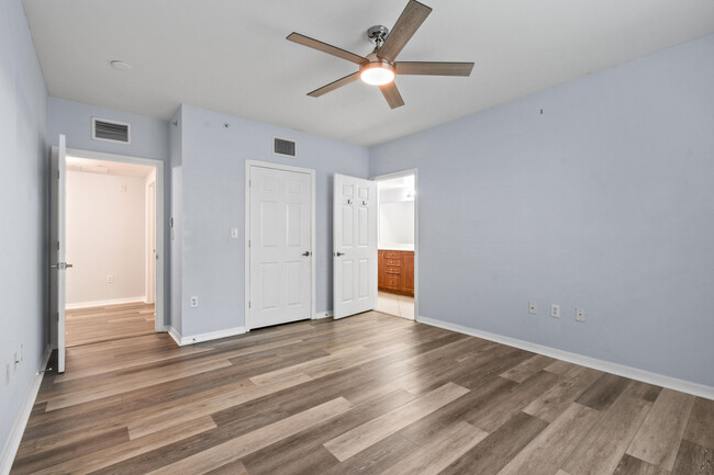 Building Photo - 6565 Emerald Dunes Dr