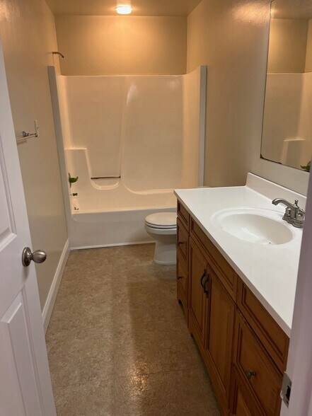 Building Photo - 1114 Bidwell St