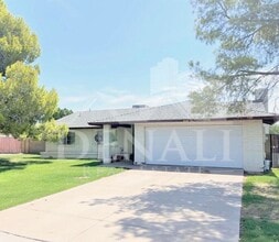 Building Photo - 647 S Bermuda Cir