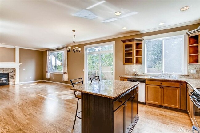 Building Photo - Charming 4 beds 3 bath house in Bothell!