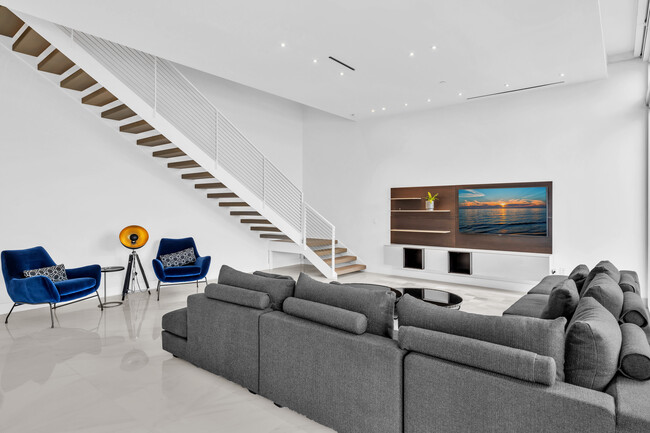 Building Photo - 3750 Yacht Club Dr