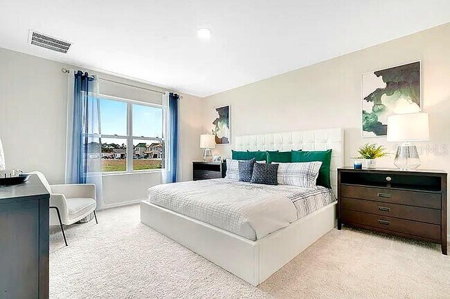 Building Photo - 2030 Maple Ridge Dr