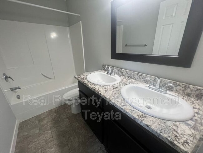 Building Photo - 289 15th St