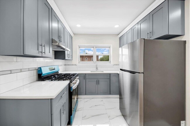 Building Photo - 4392 Carpenter Ave