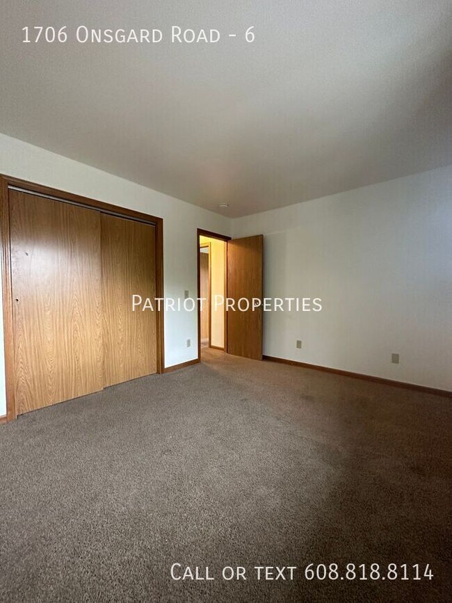 Building Photo - 2 bedroom/ 1 bath apartment in Madison, WI